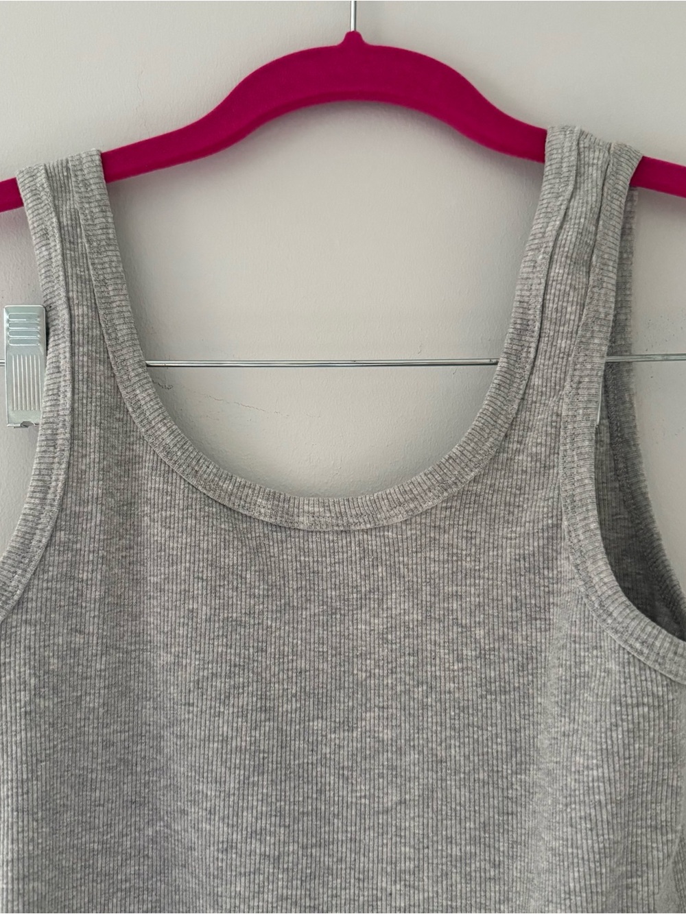 Amazon Gray Ribbed Tank Top - Picture 4 of 5